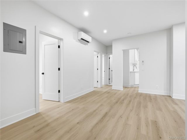  3 BR,  1.00 BTH &nbsp;Hi ranch style home in Yonkers