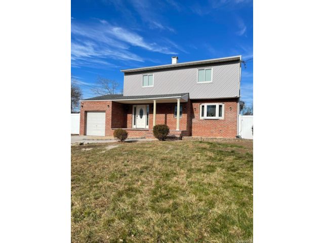[Selden Real Estate, listing number 7229471]