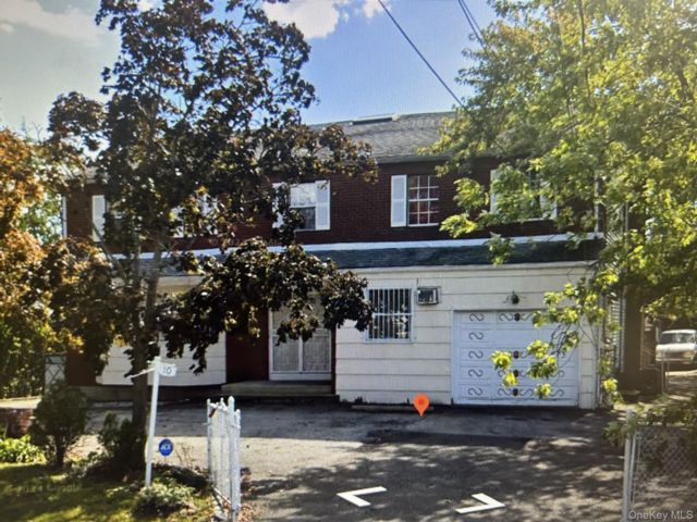 [North Babylon Real Estate, listing number 7229571]