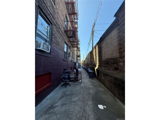 [PHOTO]