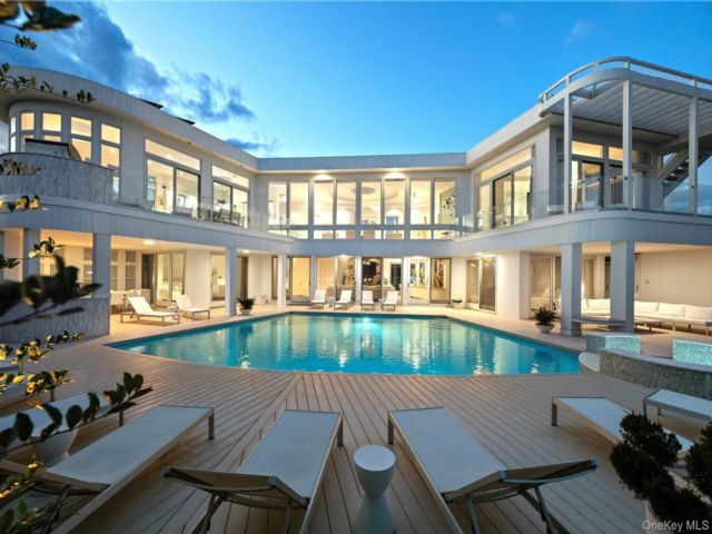  7 BR,  9.00 BTH &nbsp;Modern style home in Amagansett