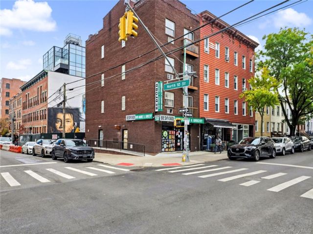 Studio,  0.00 BTH &nbsp;Commercial style home in Williamsburg