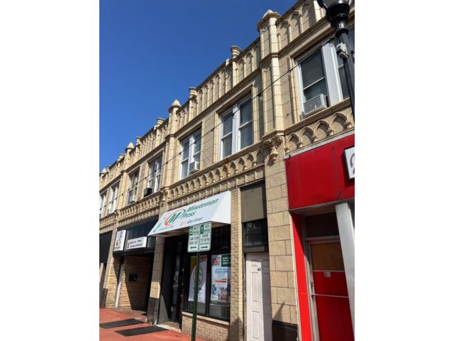 Studio,  0.00 BTH &nbsp;Commercial style home in Glen Cove