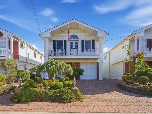 [Howard Beach Real Estate, listing number 7229902]