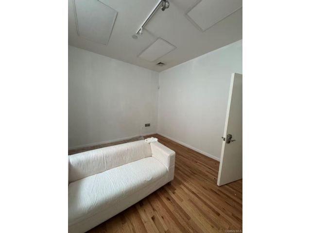 Studio,  0.00 BTH &nbsp;House style home in College Point