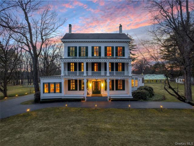  7 BR,  9.00 BTH &nbsp;Estate style home in Call Listing Agent