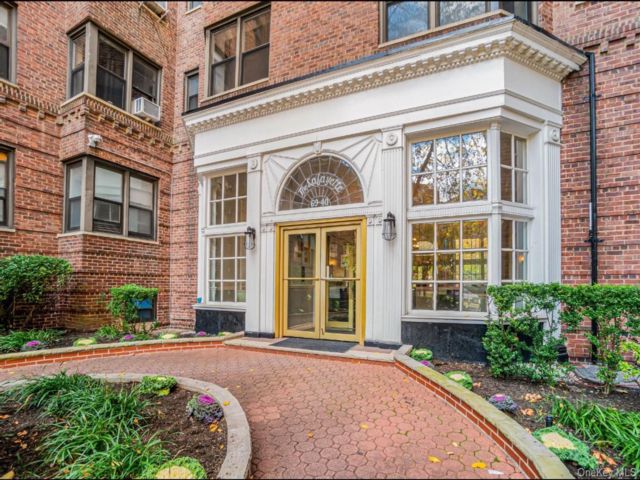 [Forest Hills Real Estate, listing number 7231147]