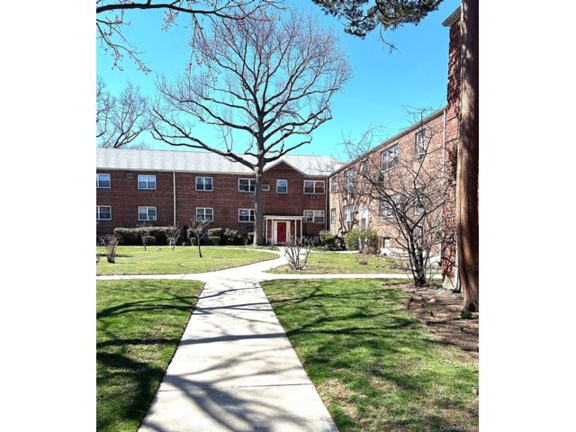 [Howard Beach Real Estate, listing number 7231619]