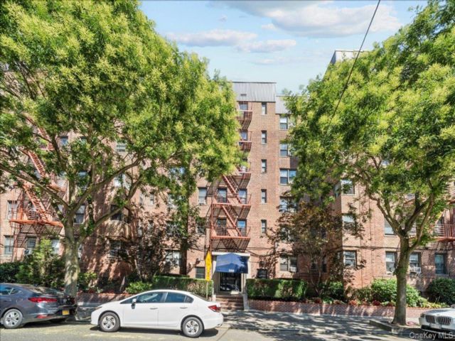 [Kingsbridge Real Estate, listing number 7231713]