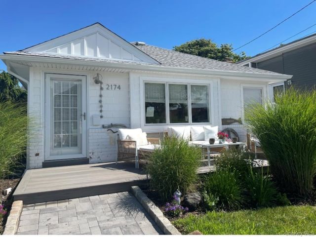  3 BR,  3.00 BTH &nbsp;Exp ranch style home in Atlantic Beach