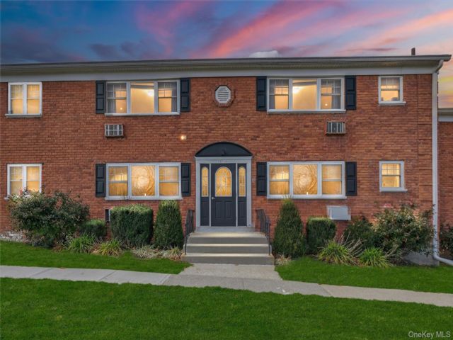  1 BR,  1.00 BTH &nbsp;Garden style home in Peekskill