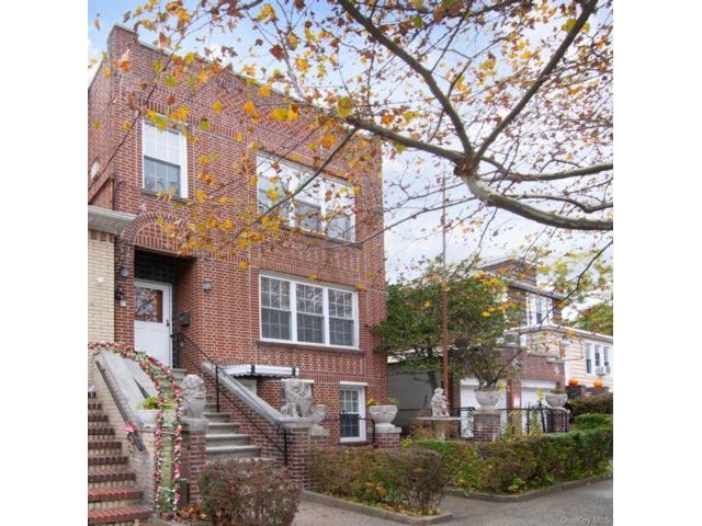  5 BR,  3.00 BTH &nbsp;House style home in Pilgrim