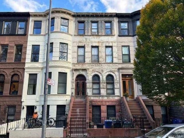  7 BR,  3.00 BTH &nbsp;House style home in Clinton Hill
