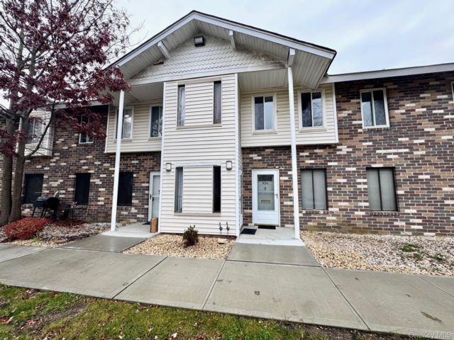  1 BR,  1.00 BTH &nbsp;Other style home in Coram