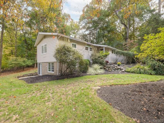  4 BR,  4.00 BTH &nbsp;Modern style home in Tappan
