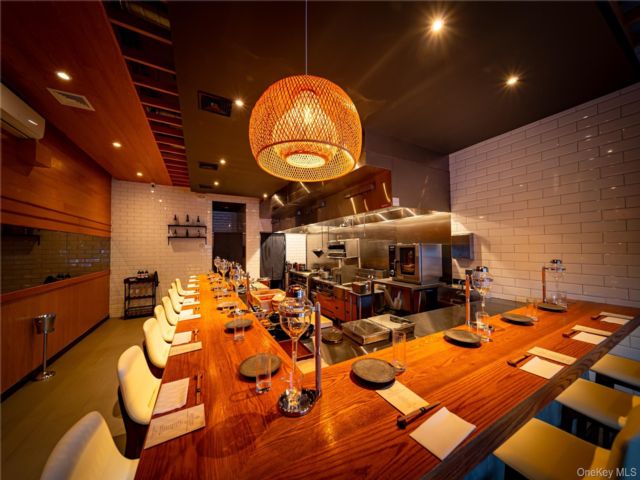 [Stony Brook Real Estate, listing number 7232140]