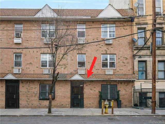  8 BR,  6.00 BTH &nbsp;Other style home in Oak Point