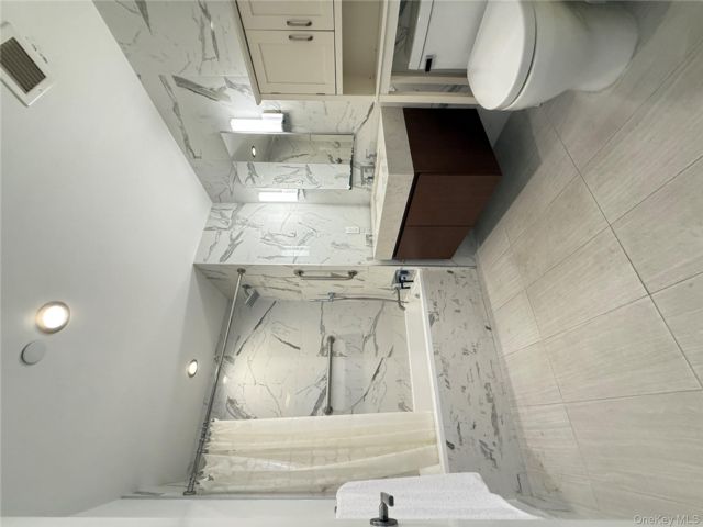 [PHOTO]
