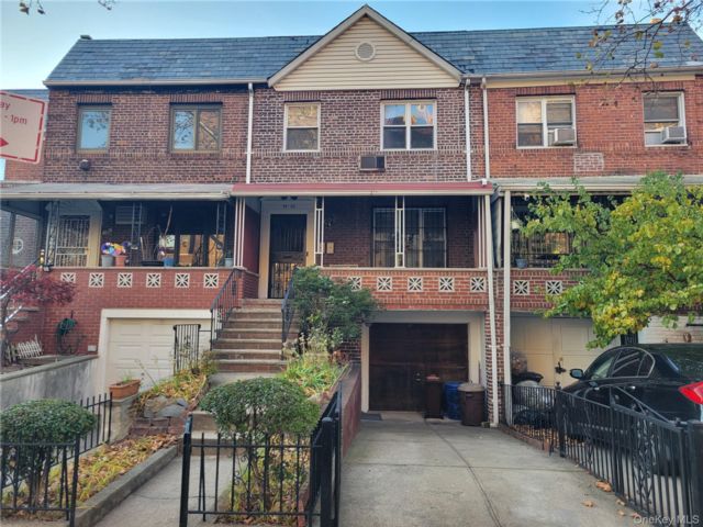  2 BR,  3.00 BTH &nbsp;Other style home in Sunnyside