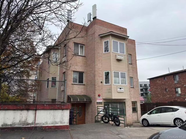 Studio,  0.00 BTH &nbsp;House style home in Woodside