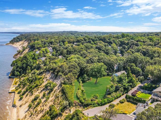 [Sound Beach Real Estate, listing number 7233391]