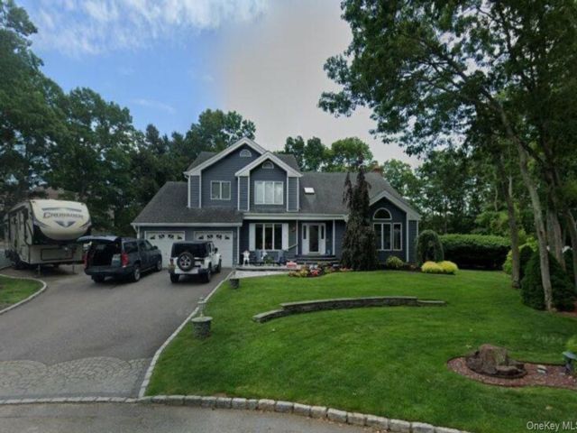  5 BR,  4.00 BTH &nbsp;Post modern style home in Bohemia