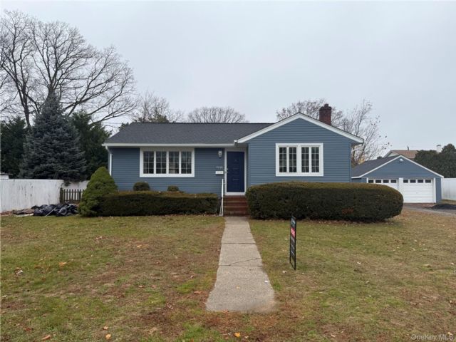 [West Babylon Real Estate, listing number 7233400]