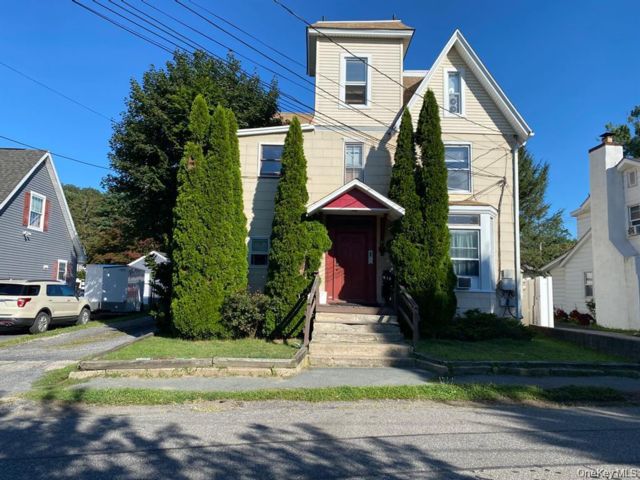  2 BR,  1.00 BTH &nbsp;Colonial style home in Port Jervis