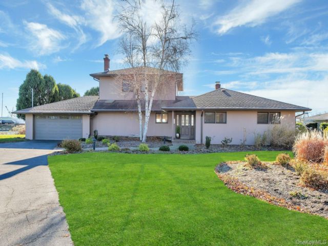  4 BR,  3.00 BTH &nbsp;Other style home in Greenport