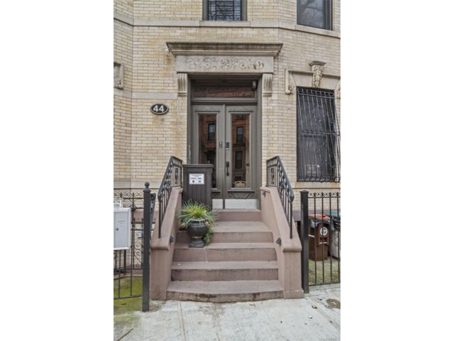  4 BR,  2.00 BTH &nbsp;House style home in Bedford Stuyvesant