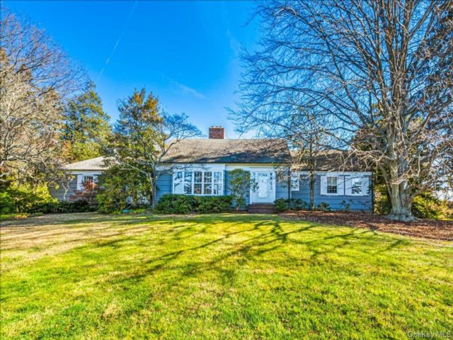  5 BR,  3.00 BTH &nbsp;Exp cape style home in Old Brookville