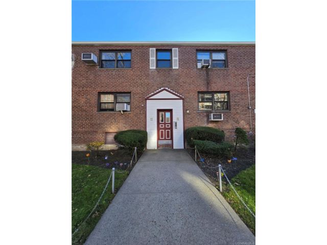 [Howard Beach Real Estate, listing number 7233913]