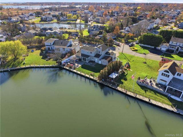  3 BR,  3.00 BTH &nbsp;Exp ranch style home in Oakdale