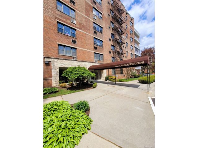 [Howard Beach Real Estate, listing number 7234208]