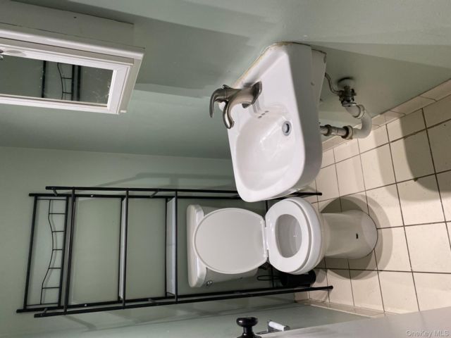  3 BR,  2.00 BTH &nbsp;Colonial style home in Huntington Station