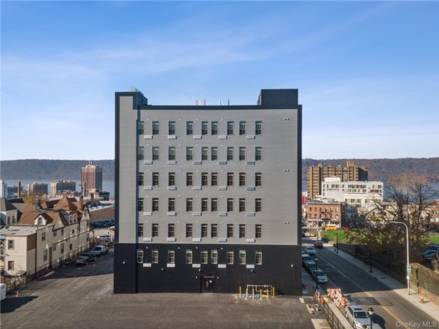 Studio,  1.00 BTH &nbsp;Other style home in Yonkers