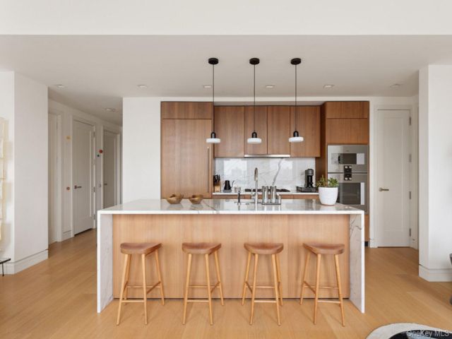  2 BR,  2.00 BTH &nbsp;Condo style home in New York (manhattan)