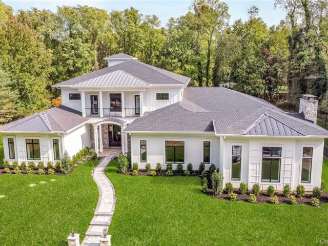  6 BR,  7.00 BTH &nbsp;Modern style home in Nissequogue