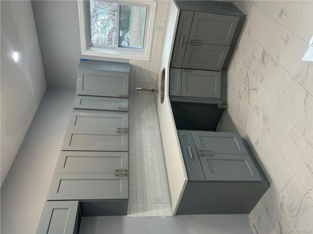  6 BR,  8.00 BTH &nbsp;House style home in Mount Vernon