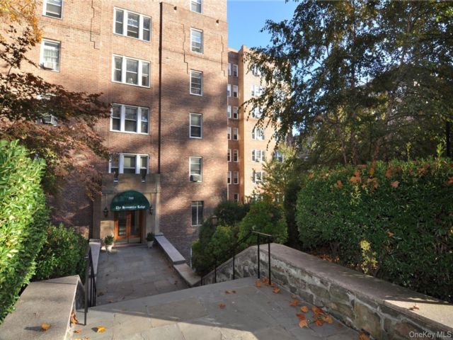 [Bronxville Real Estate, listing number 7234805]