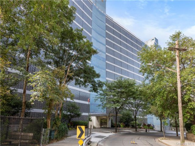 [Kingsbridge Real Estate, listing number 7234815]