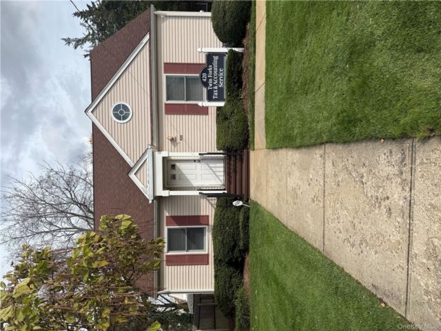 Studio,  0.00 BTH &nbsp;House style home in Riverhead