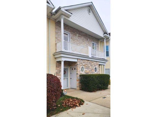 [Lindenhurst Real Estate, listing number 7234928]