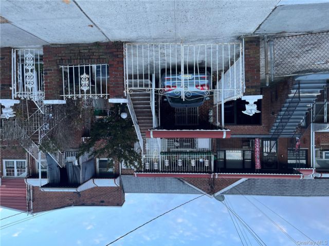  4 BR,  2.00 BTH &nbsp;Ranch style home in Canarsie