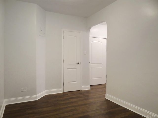 Studio,  1.00 BTH &nbsp;Traditional style home in Elmhurst