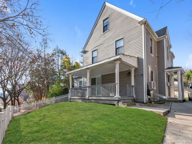  5 BR,  5.00 BTH &nbsp;Colonial style home in Kew Gardens