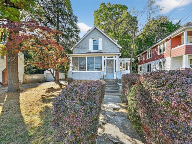  3 BR,  2.00 BTH &nbsp;Cape cod style home in Newburgh