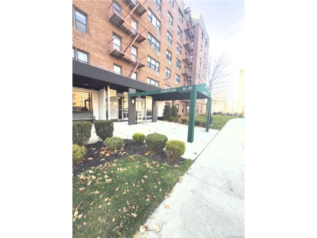 [Howard Beach Real Estate, listing number 7235580]