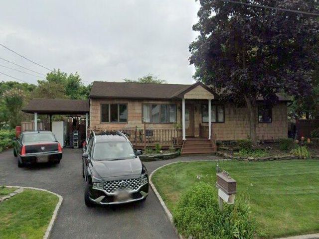 [Selden Real Estate, listing number 7235583]