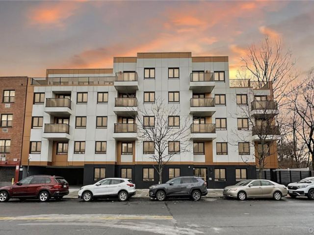  2 BR,  2.00 BTH &nbsp;Other style home in Woodside